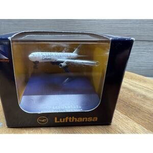 NewRay 1/800 Scale Lufthansa Boeing 767 - 300 Pop